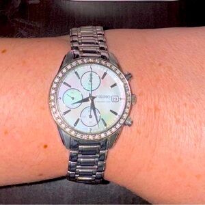 Seiko women’s watch with diamonds. All diamonds intact.
